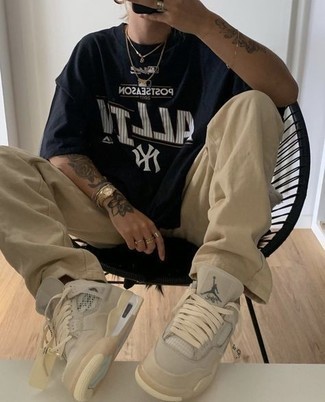 С чем носить светло-коричневые кожаные кеды мужчине