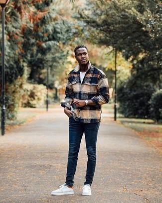 С чем носить светло-коричневые кожаные часы мужчине