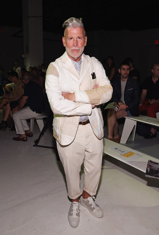 С чем носить светло-коричневый льняной пиджак мужчине