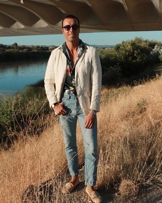 С чем носить светло-коричневый льняной пиджак мужчине