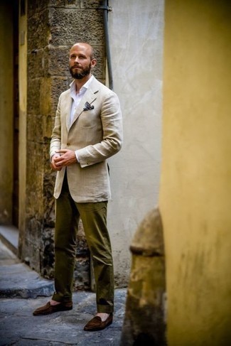 С чем носить светло-коричневый льняной пиджак мужчине