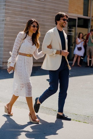 С чем носить светло-коричневый льняной пиджак мужчине