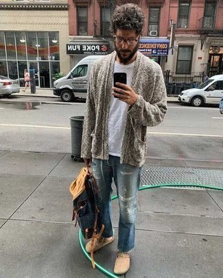 Какие кардиганы носить с светло-коричневыми лоферами мужчине