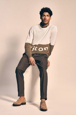 Какие брюки чинос носить с светло-коричневыми лоферами