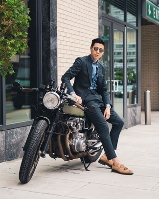 Какие костюмы носить с светло-коричневыми лоферами