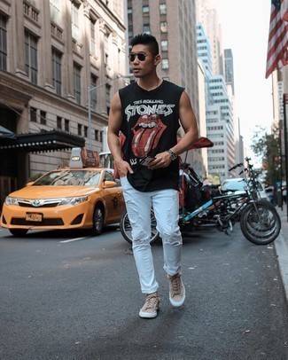 Какие майки носить с светло-коричневыми низкими кедами мужчине