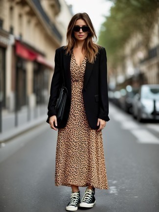 Какие пиджаки носить с светло-коричневым платьем-макси