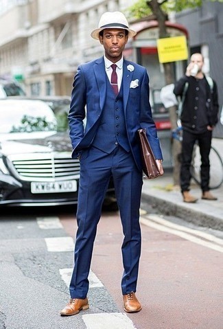 Какие костюмы носить с светло-коричневыми оксфордами