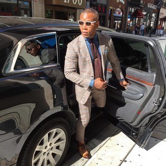 С чем носить светло-коричневый костюм в шотландскую клетку