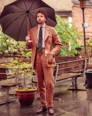 С чем носить светло-коричневый нагрудный платок