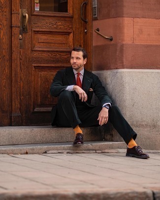 С чем носить светло-коричневый нагрудный платок