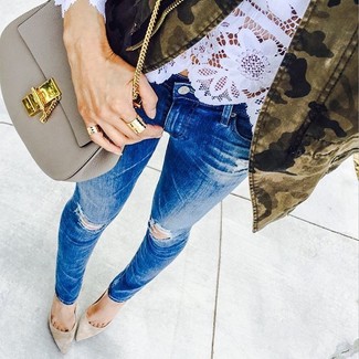 Какие джинсы носить с светло-коричневыми туфлями