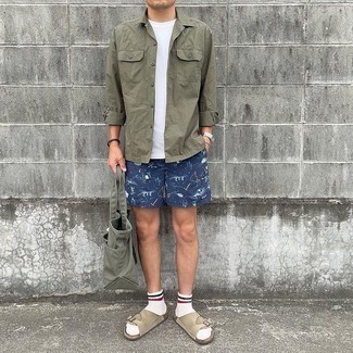 Какие рубашки с длинным рукавом носить с светло-коричневыми сандалиями мужчине