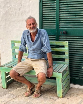 Какие шорты носить с светло-коричневыми сандалиями мужчине