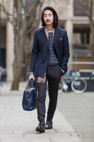 С чем носить светло-коричневый шарф мужчине