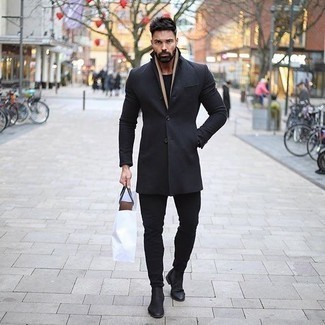 С чем носить светло-коричневый шарф мужчине