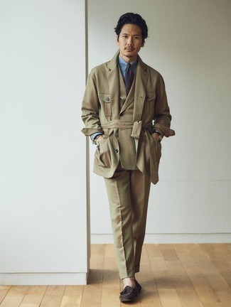 Какие костюмы носить с светло-коричневой курткой-рубашкой