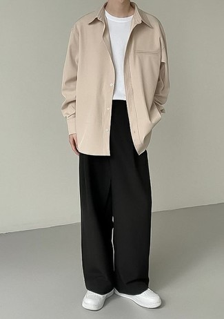 С чем носить светло-коричневую рубашку мужчине