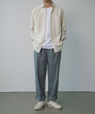 С чем носить светло-коричневую рубашку мужчине