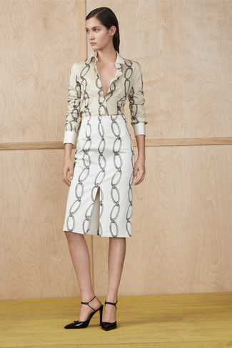 С чем носить светло-коричневую рубашку женщине