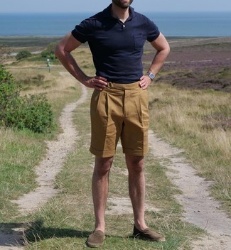 Какие эспадрильи носить с светло-коричневыми шортами мужчине