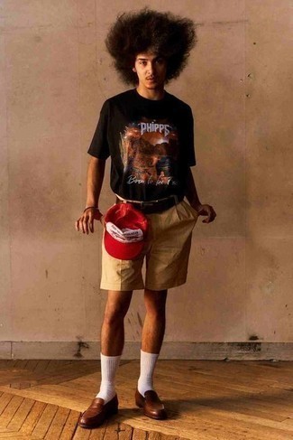 С чем носить светло-коричневые шорты мужчине