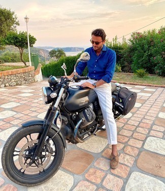 С чем носить светло-коричневые замшевые топсайдеры