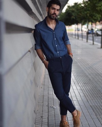 С чем носить светло-коричневые замшевые туфли дерби