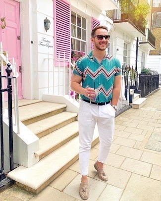 С чем носить светло-коричневые замшевые лоферы мужчине