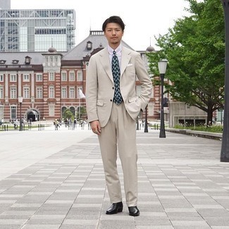 Какие ботинки челси носить с светло-коричневым костюмом