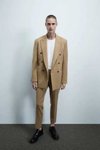 Какие туфли дерби носить с светло-коричневым костюмом