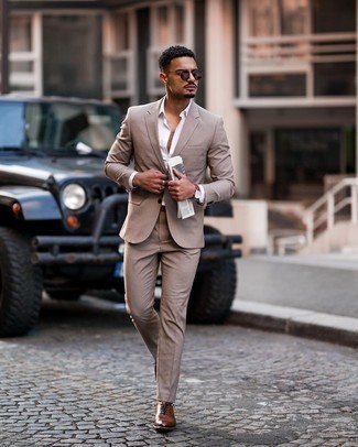 Какие оксфорды носить с светло-коричневым костюмом