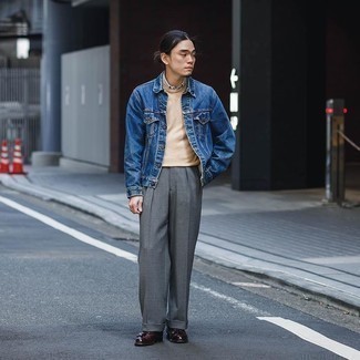 С чем носить светло-коричневую футболку мужчине