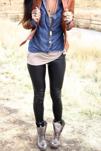 С чем носить светло-коричневую майку женщине