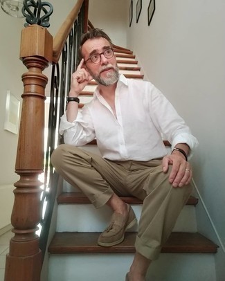 С чем носить светло-коричневые лоферы с кисточками