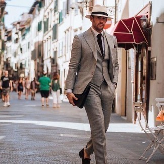 С чем носить светло-коричневый костюм-тройку