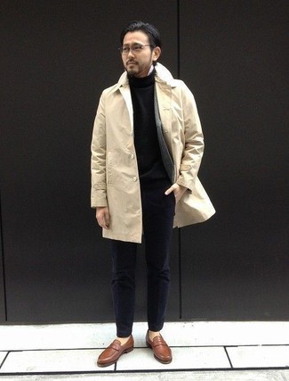 Какие пиджаки носить с светло-коричневым плащом мужчине