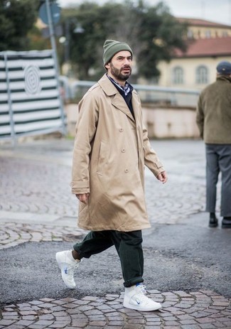 Какие пиджаки носить с светло-коричневым плащом мужчине