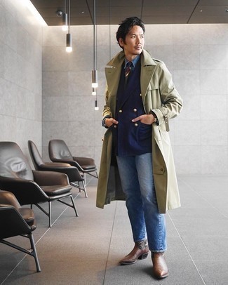 Какие пиджаки носить с светло-коричневым плащом мужчине