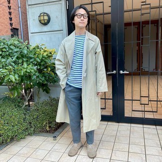 Как носить светло-коричневый плащ с серыми брюками чинос