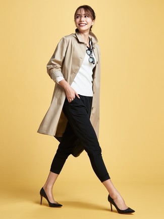 С чем носить светло-коричневый плащ женщине