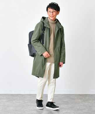 С чем носить светло-коричневую водолазку мужчине