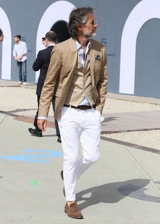 Как носить светло-коричневый жилет с бежевым пиджаком