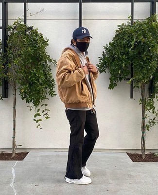 С чем носить светло-коричневую ветровку мужчине