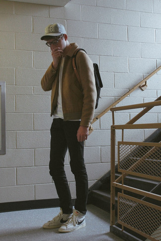 С чем носить светло-коричневую шерстяную куртку харрингтон