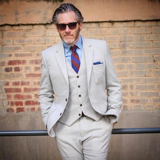 С чем носить светло-коричневый шерстяной костюм