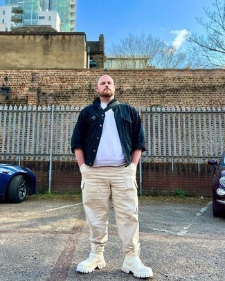 Какие брюки карго носить с светло-коричневыми рабочими ботинками