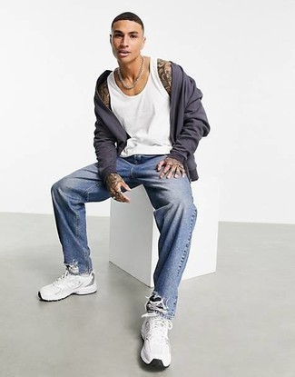 Как носить майку с кроссовками мужчине