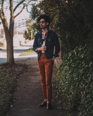 Как носить майку с джинсовой курткой мужчине