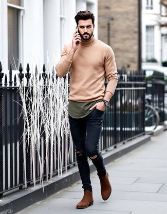 Как носить майку с джинсами мужчине